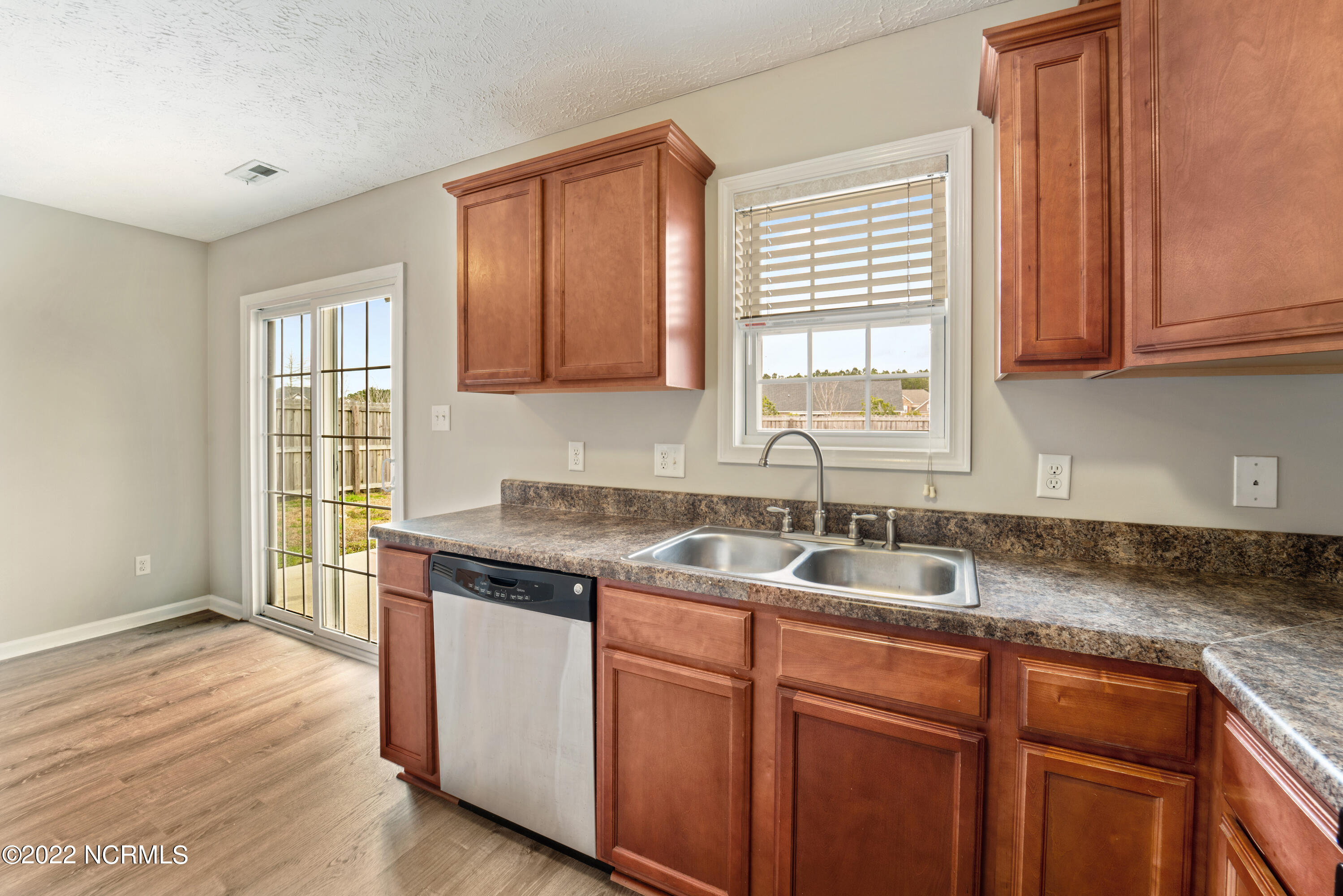 331 Kingston Road Jacksonville, NC 28546 - Photo 11 of 30 Kitchen