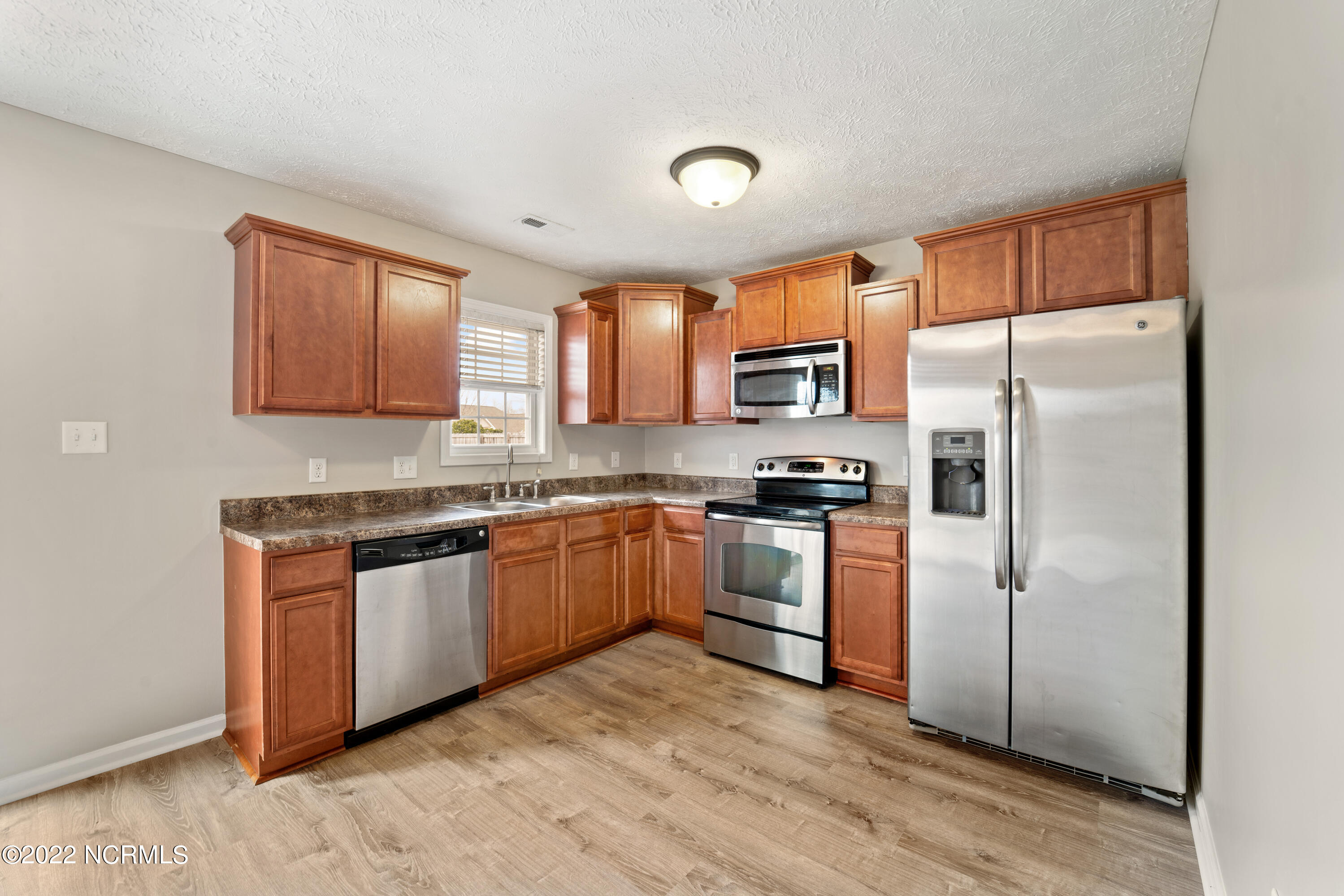 331 Kingston Road Jacksonville, NC 28546 - Photo 10 of 30 Kitchen
