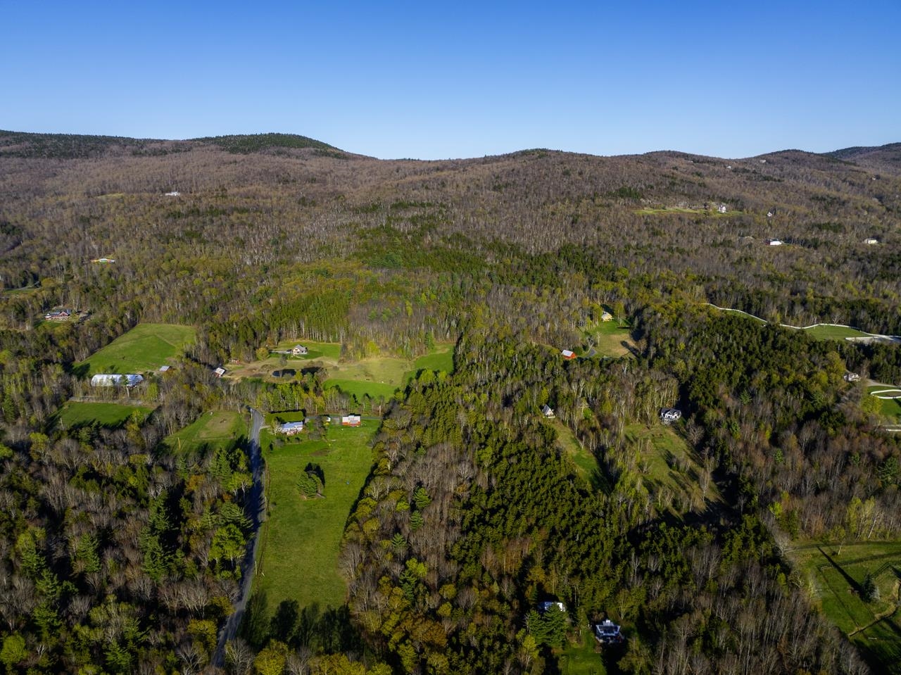 138 Fairview Road Warren, VT 05674 - Photo 18 of 59 Gallery Image 18