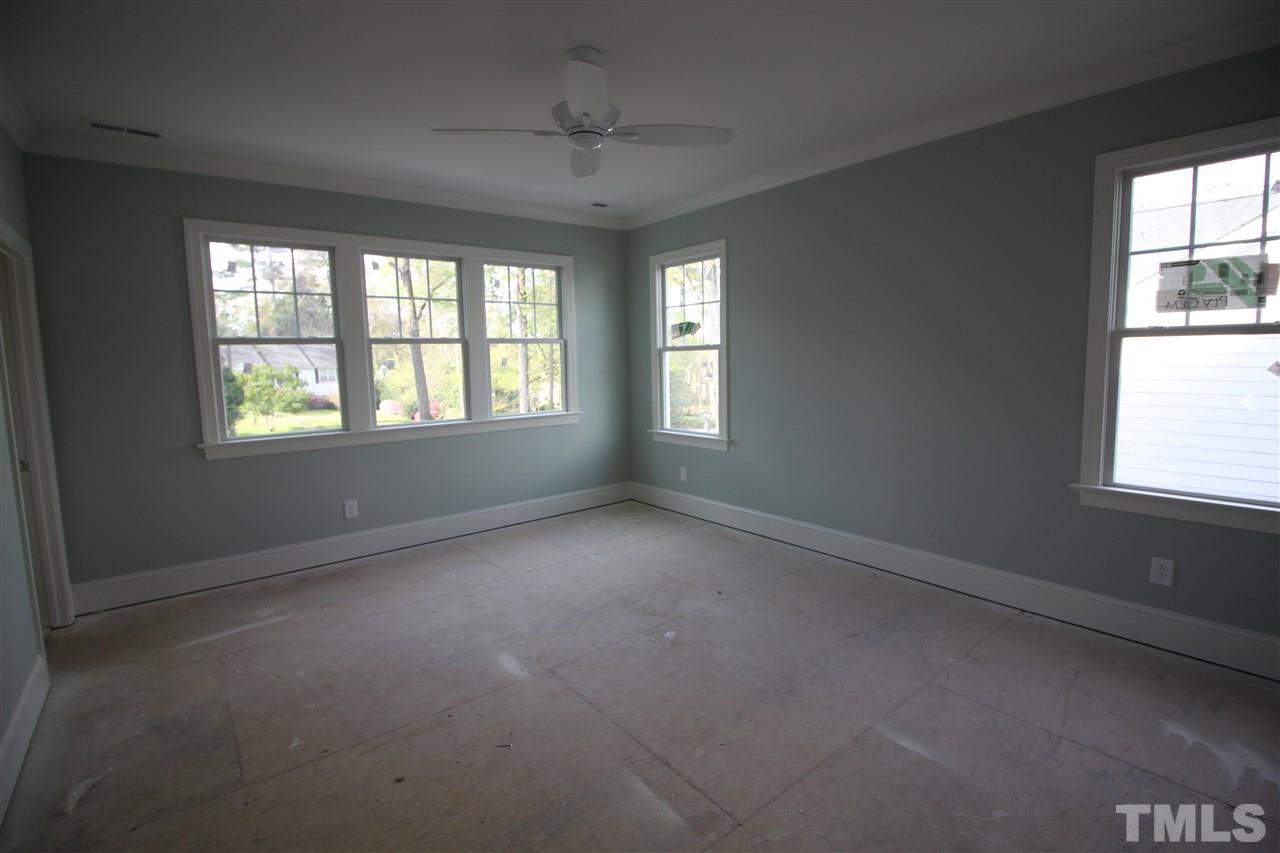 2705 1/2 Gordon Street Raleigh, NC 27608 - Photo 18 of 25 an empty room with a window
