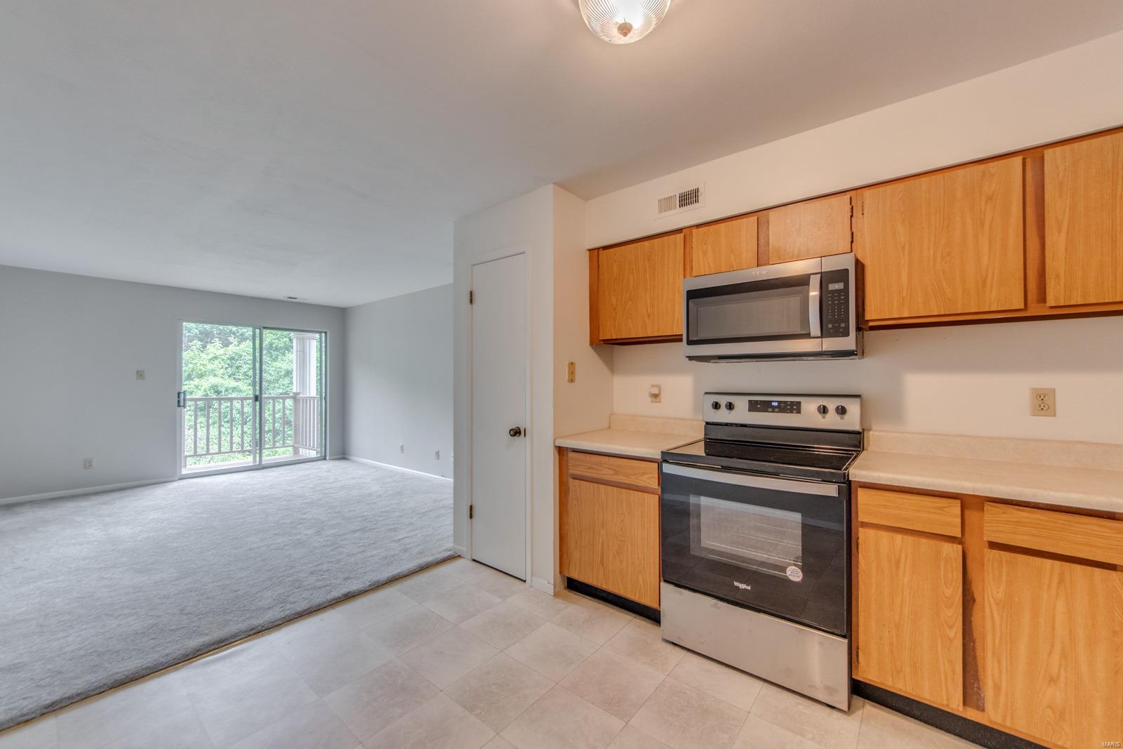 701 Ridgeside Drive, Unit J Ballwin, MO 63021 - Photo 11 of 30