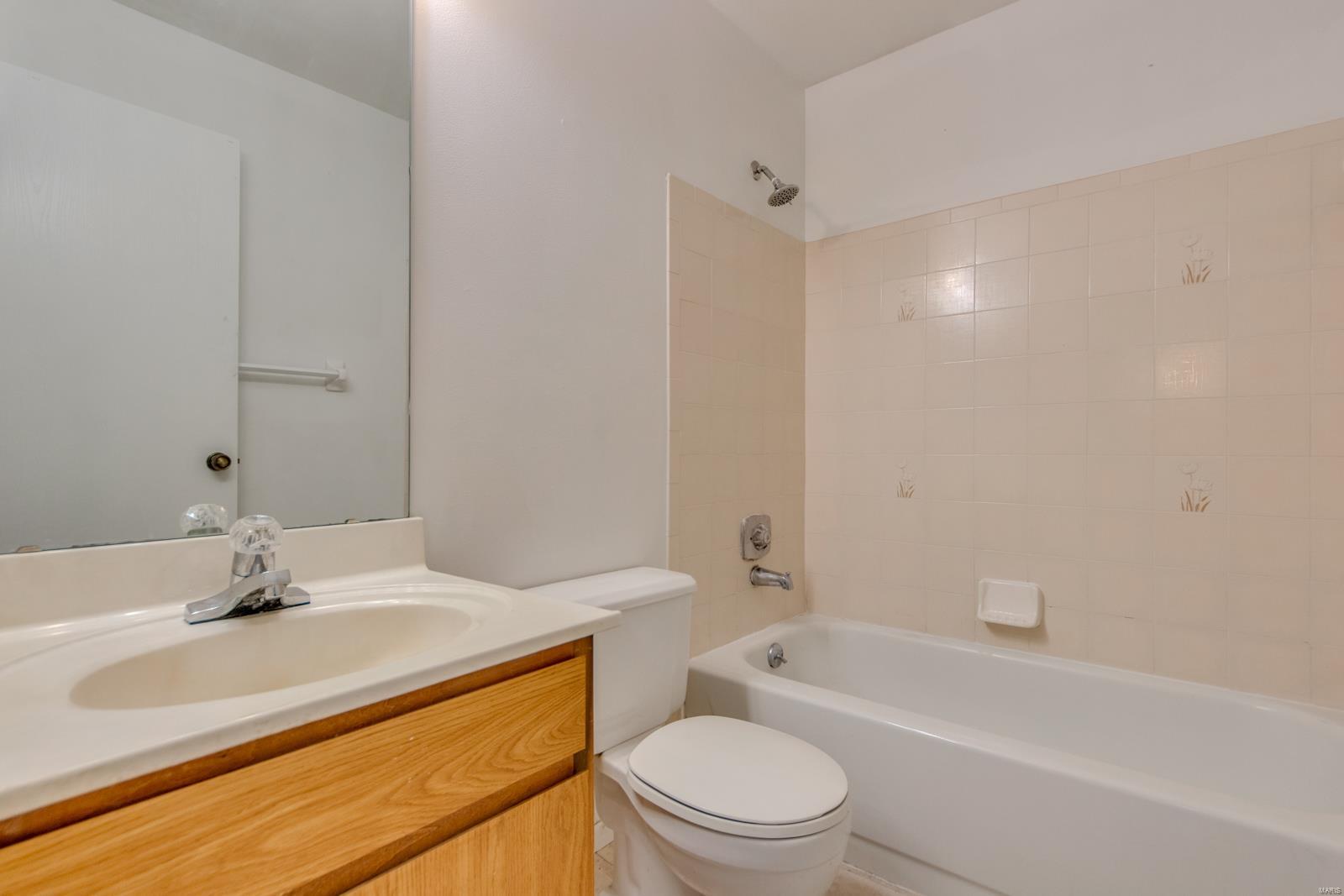 701 Ridgeside Drive, Unit J Ballwin, MO 63021 - Photo 16 of 30