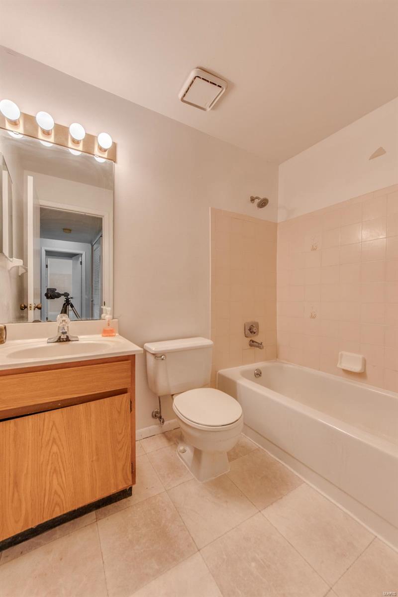 701 Ridgeside Drive, Unit J Ballwin, MO 63021 - Photo 27 of 30