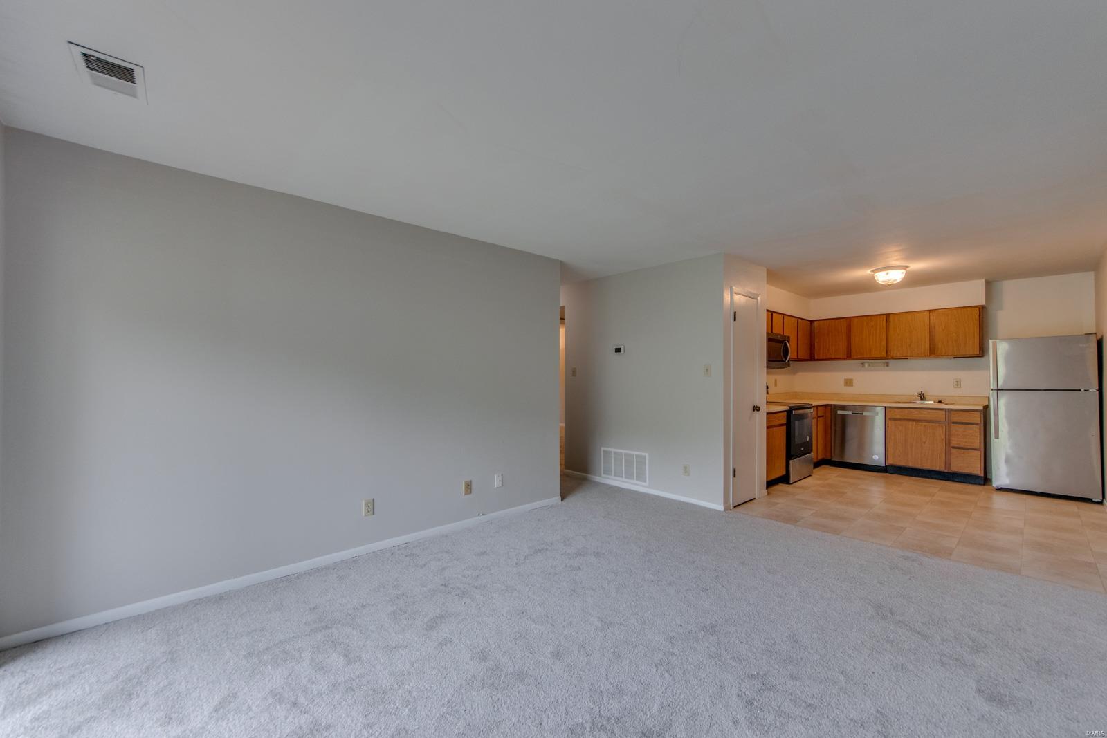 701 Ridgeside Drive, Unit J Ballwin, MO 63021 - Photo 9 of 30