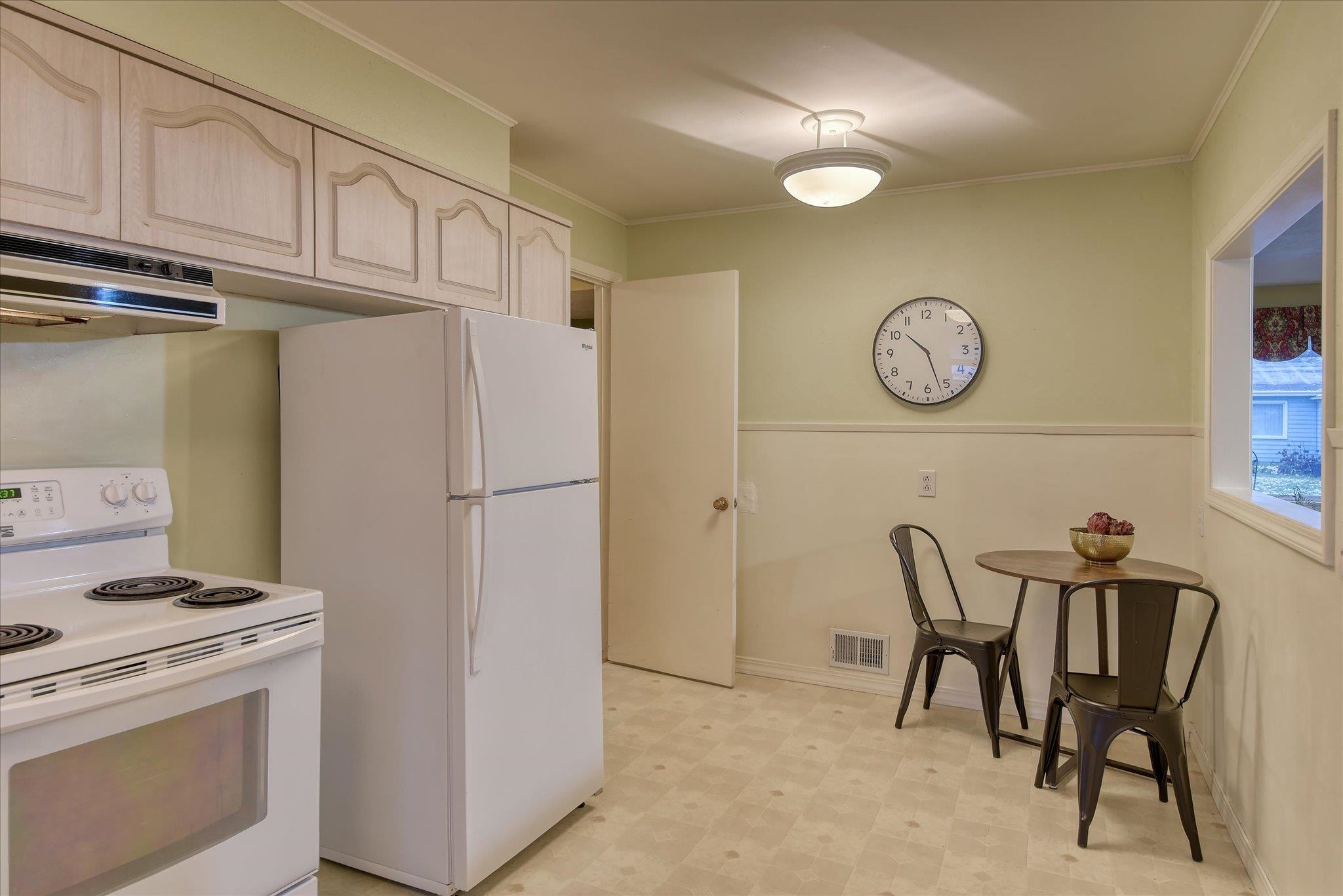 1027 East 37th Avenue Spokane, WA 99203 - Photo 13 of 35