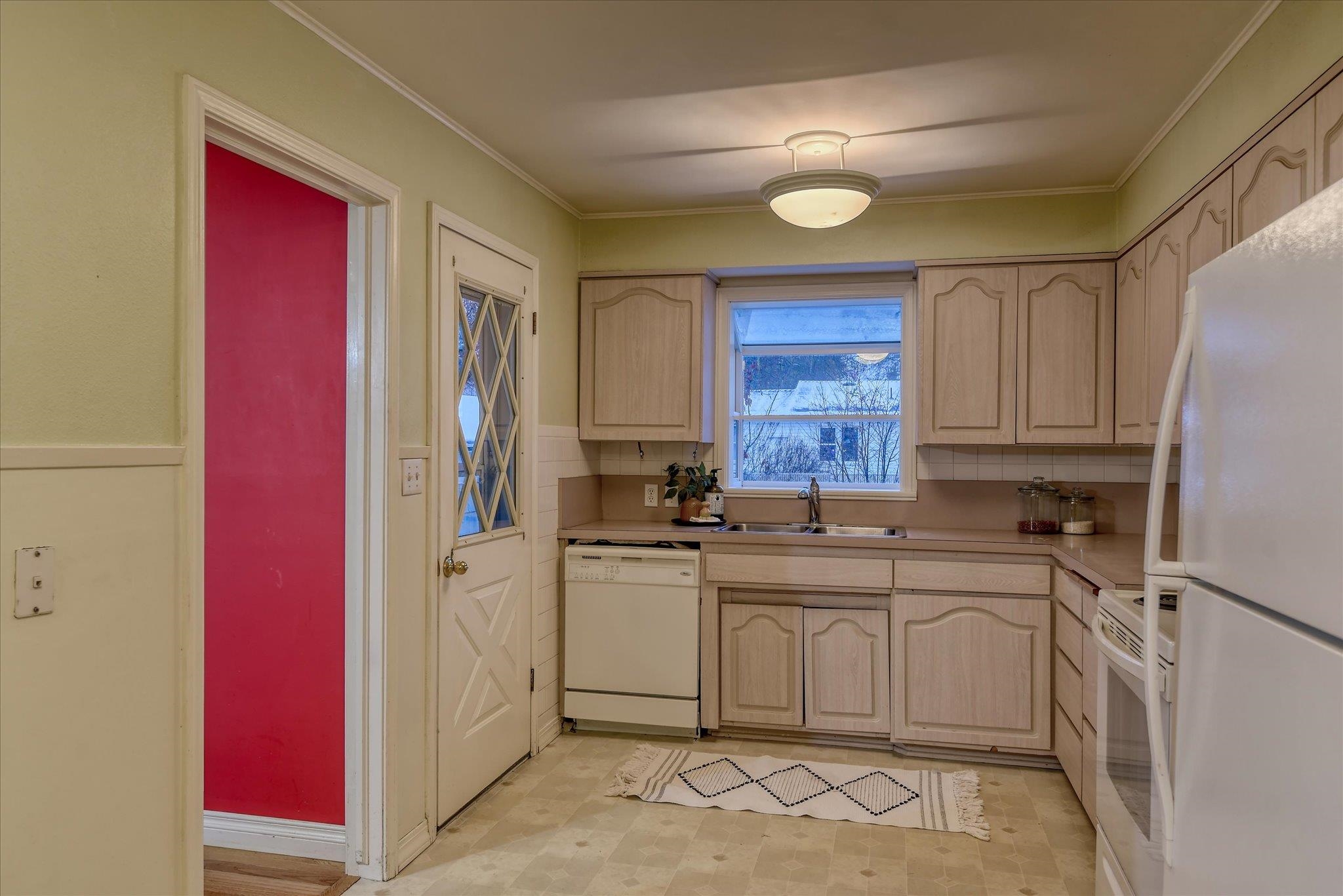 1027 East 37th Avenue Spokane, WA 99203 - Photo 15 of 35