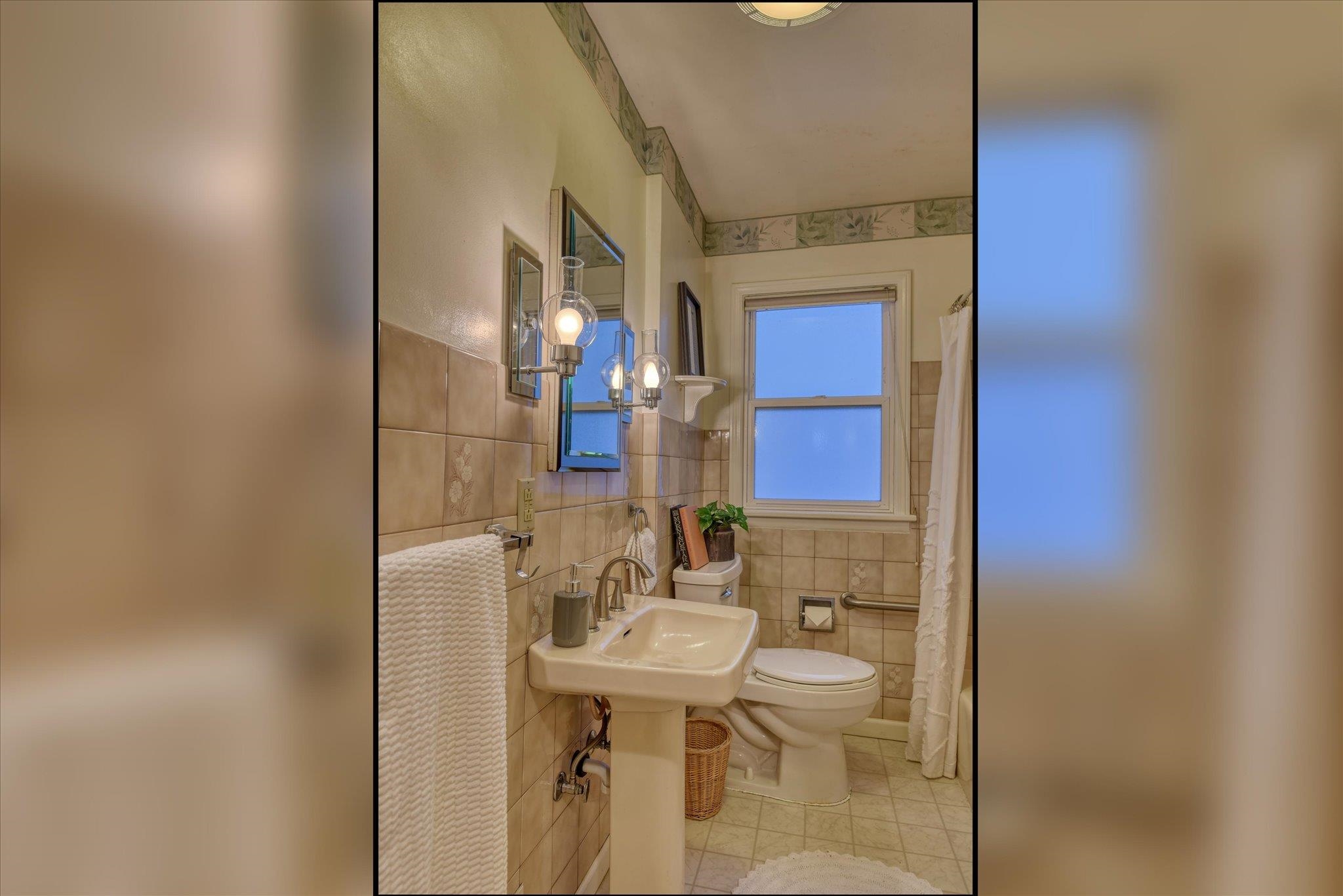 1027 East 37th Avenue Spokane, WA 99203 - Photo 19 of 35