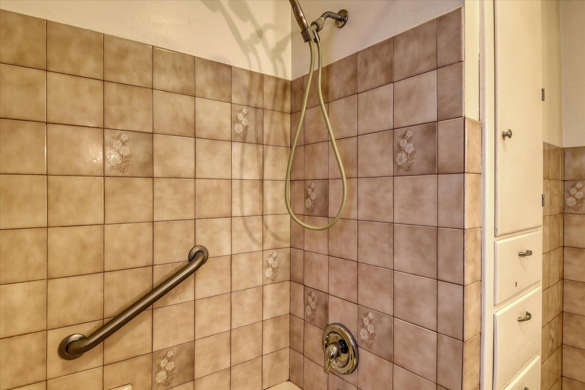 1027 East 37th Avenue Spokane, WA 99203 - Photo 21 of 35