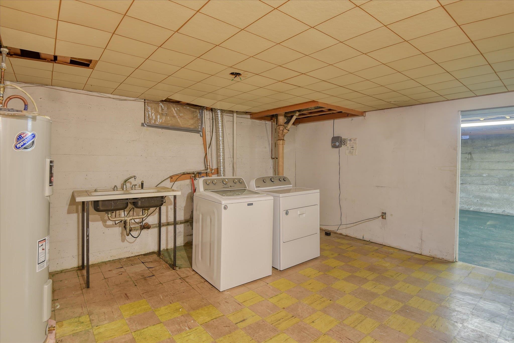 1027 East 37th Avenue Spokane, WA 99203 - Photo 22 of 35