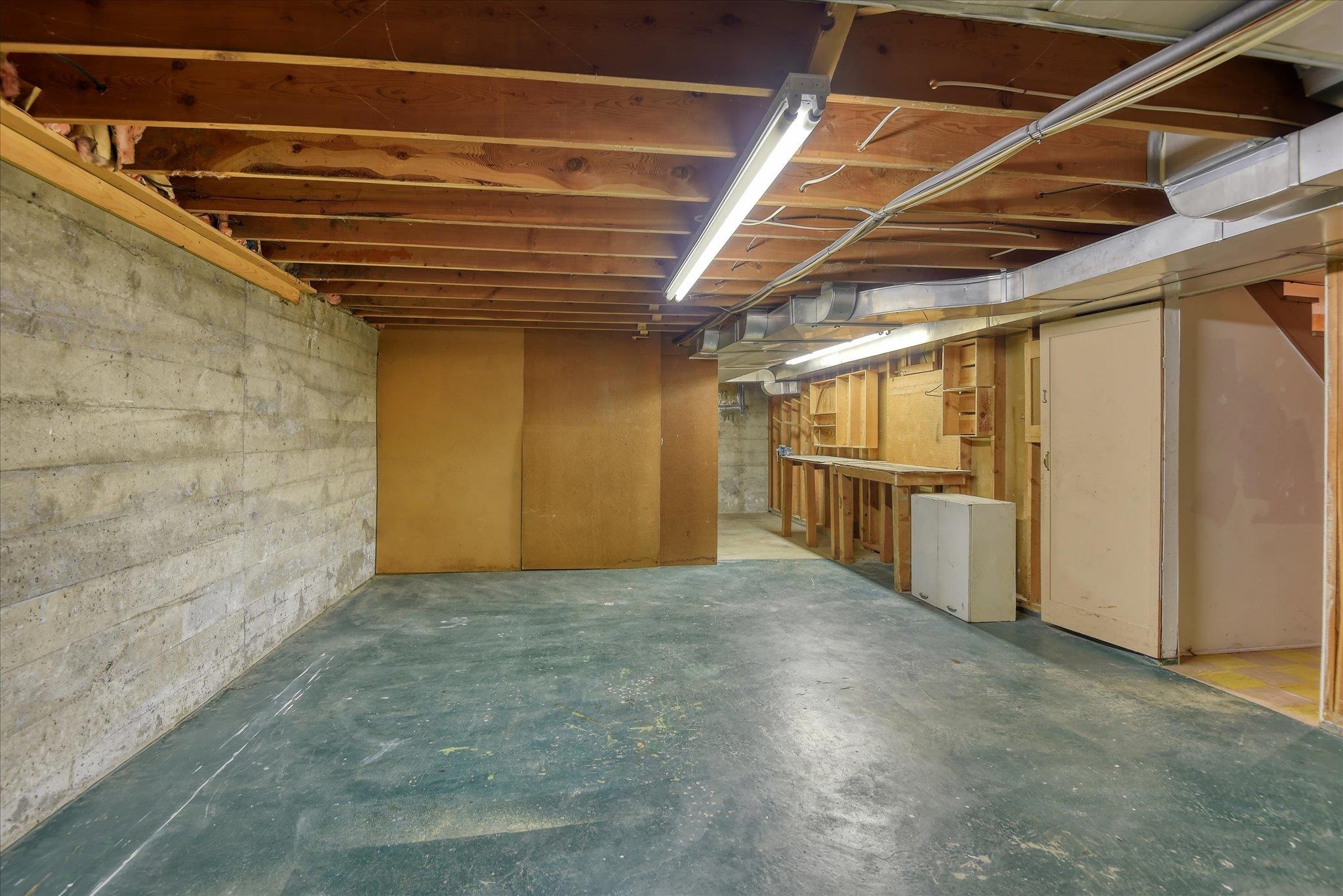 1027 East 37th Avenue Spokane, WA 99203 - Photo 25 of 35