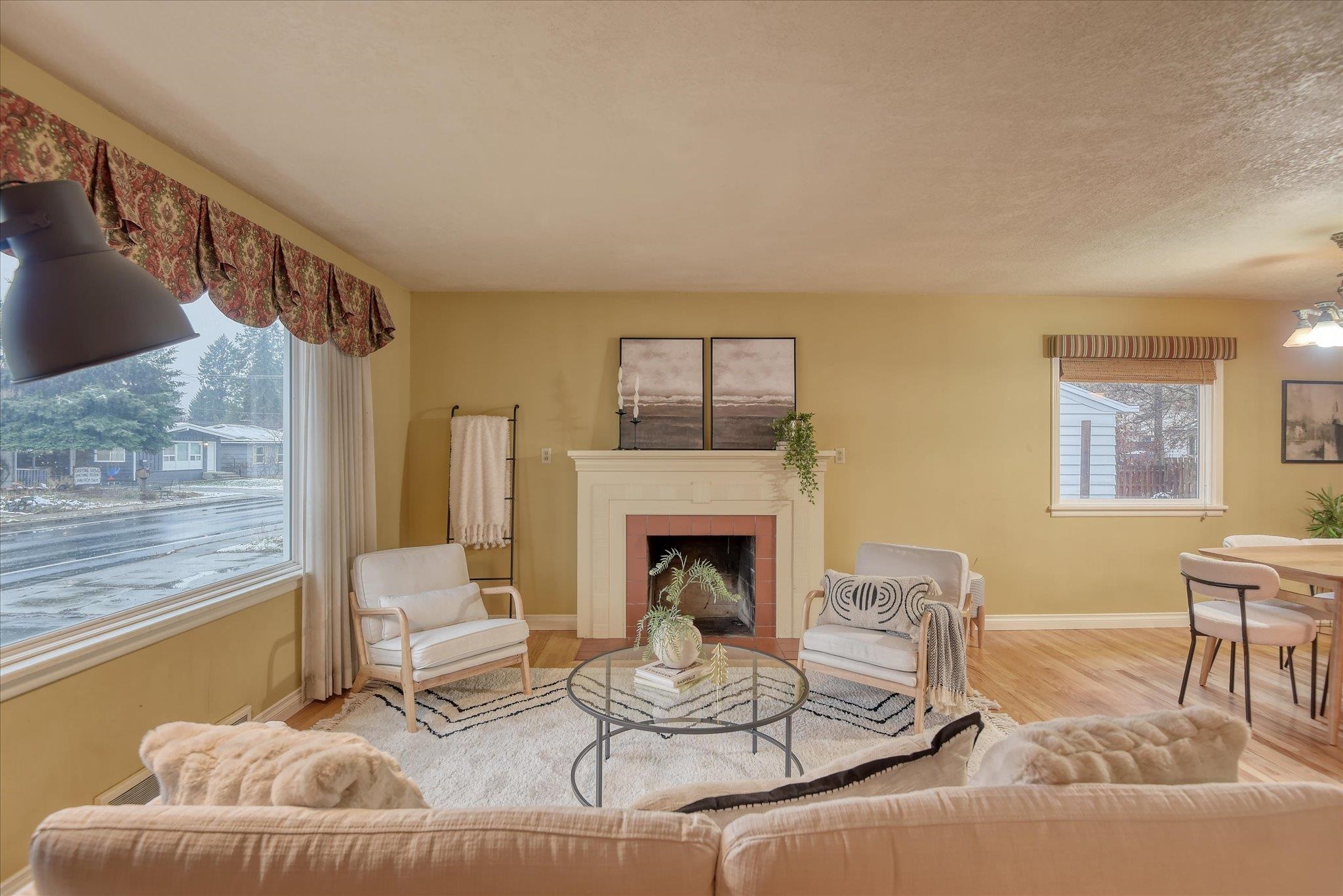 1027 East 37th Avenue Spokane, WA 99203 - Photo 3 of 35