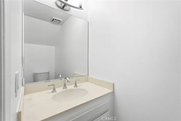 $569,500 | 20120 Runnymede Street, Unit 17, Winnetka, CA 91306