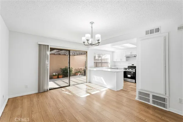 $569,500 | 20120 Runnymede Street, Unit 17, Winnetka, CA 91306