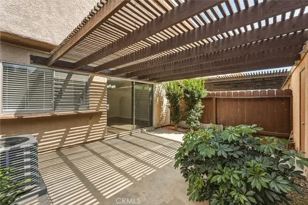 $569,500 | 20120 Runnymede Street, Unit 17, Winnetka, CA 91306