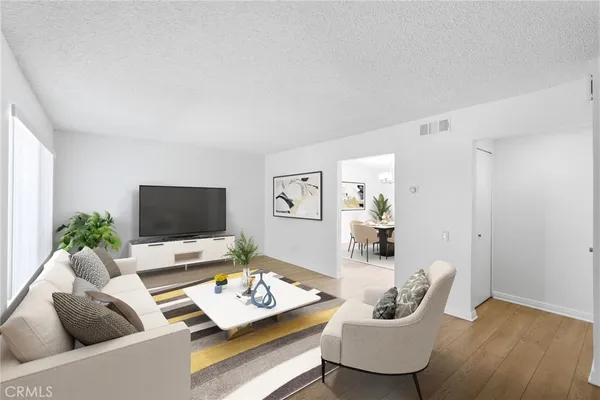 $569,500 | 20120 Runnymede Street, Unit 17, Winnetka, CA 91306