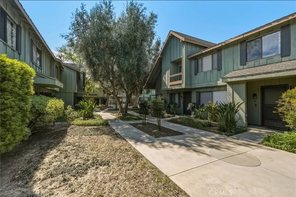 $569,500 | 20120 Runnymede Street, Unit 17, Winnetka, CA 91306