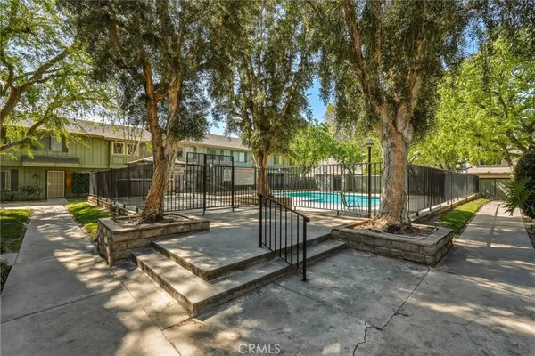 $569,500 | 20120 Runnymede Street, Unit 17, Winnetka, CA 91306
