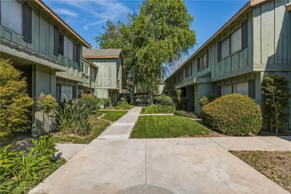 $569,500 | 20120 Runnymede Street, Unit 17, Winnetka, CA 91306