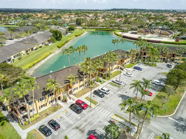 $2,000 | 935 Northeast 33rd Terrace, Unit 203, Homestead, FL 33033