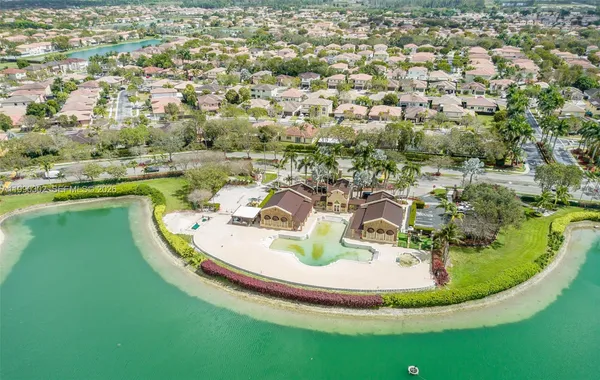 $2,000 | 935 Northeast 33rd Terrace, Unit 203, Homestead, FL 33033