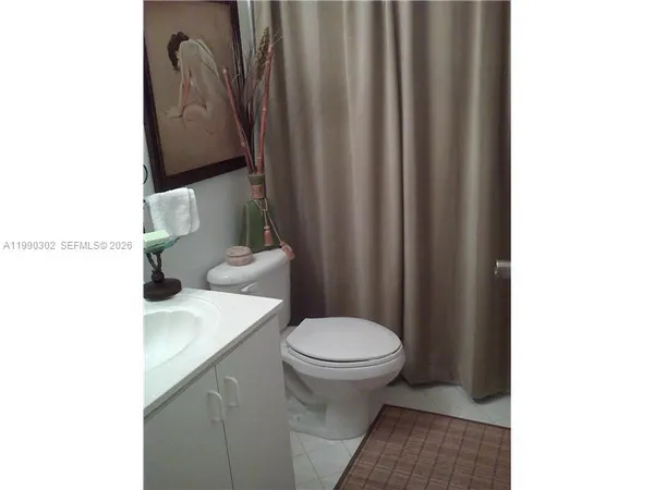 $2,000 | 935 Northeast 33rd Terrace, Unit 203, Homestead, FL 33033