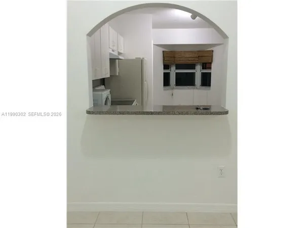 $2,000 | 935 Northeast 33rd Terrace, Unit 203, Homestead, FL 33033