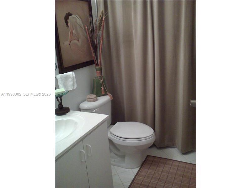935 Northeast 33rd Terrace, Unit 203 Homestead, FL 33033 - Photo 9 of 26 Bathroom
