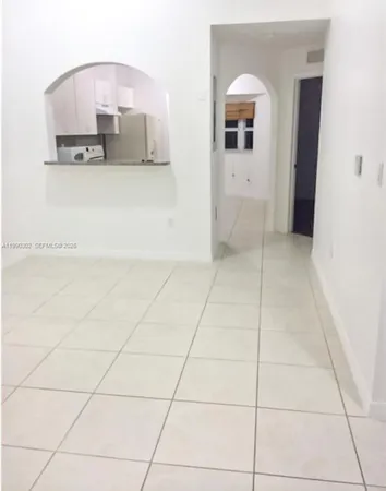 $2,000 | 935 Northeast 33rd Terrace, Unit 203, Homestead, FL 33033