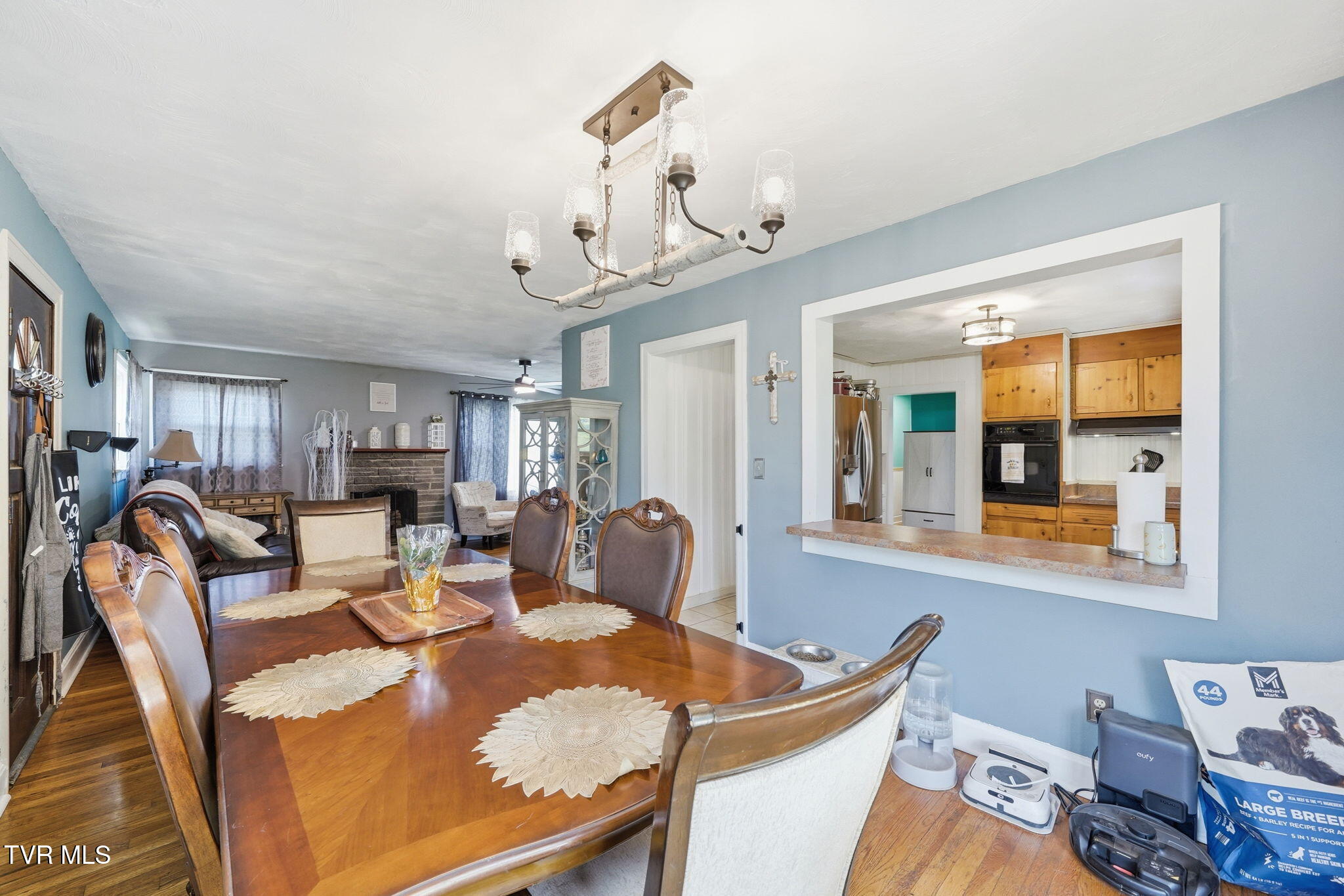 401 Seminole Road Bristol, VA 24201 - Photo 9 of 24 8-web-or-mls-013_JH 20260714-016