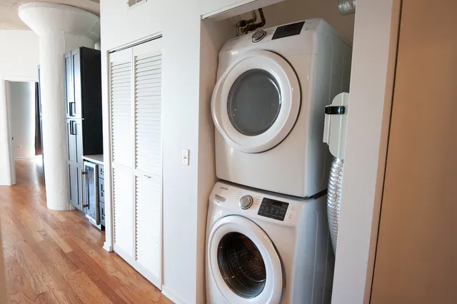 $2,900 | 1524 South Sangamon Street, Unit 412S, Chicago, IL 60608