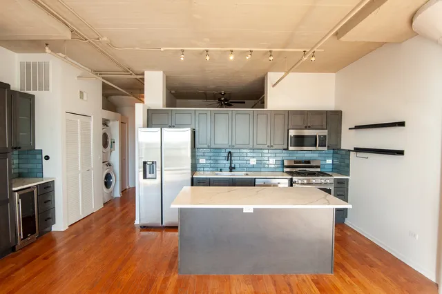 $2,900 | 1524 South Sangamon Street, Unit 412S, Chicago, IL 60608