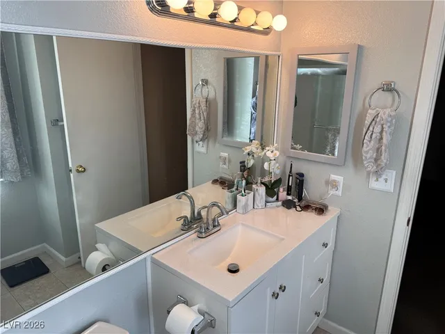 $173,900 | 2200 Highpointe Drive, Unit 202, Laughlin, NV 89029