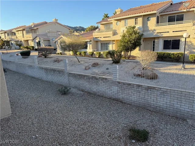 $173,900 | 2200 Highpointe Drive, Unit 202, Laughlin, NV 89029