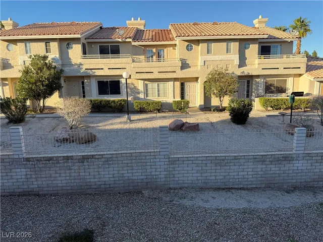 $173,900 | 2200 Highpointe Drive, Unit 202, Laughlin, NV 89029