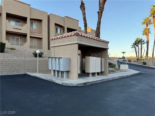 $173,900 | 2200 Highpointe Drive, Unit 202, Laughlin, NV 89029