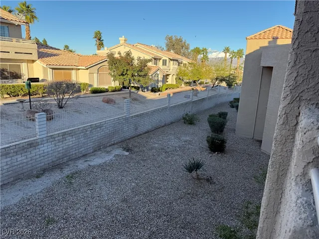 $173,900 | 2200 Highpointe Drive, Unit 202, Laughlin, NV 89029