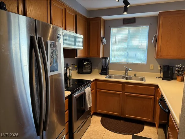 $173,900 | 2200 Highpointe Drive, Unit 202, Laughlin, NV 89029