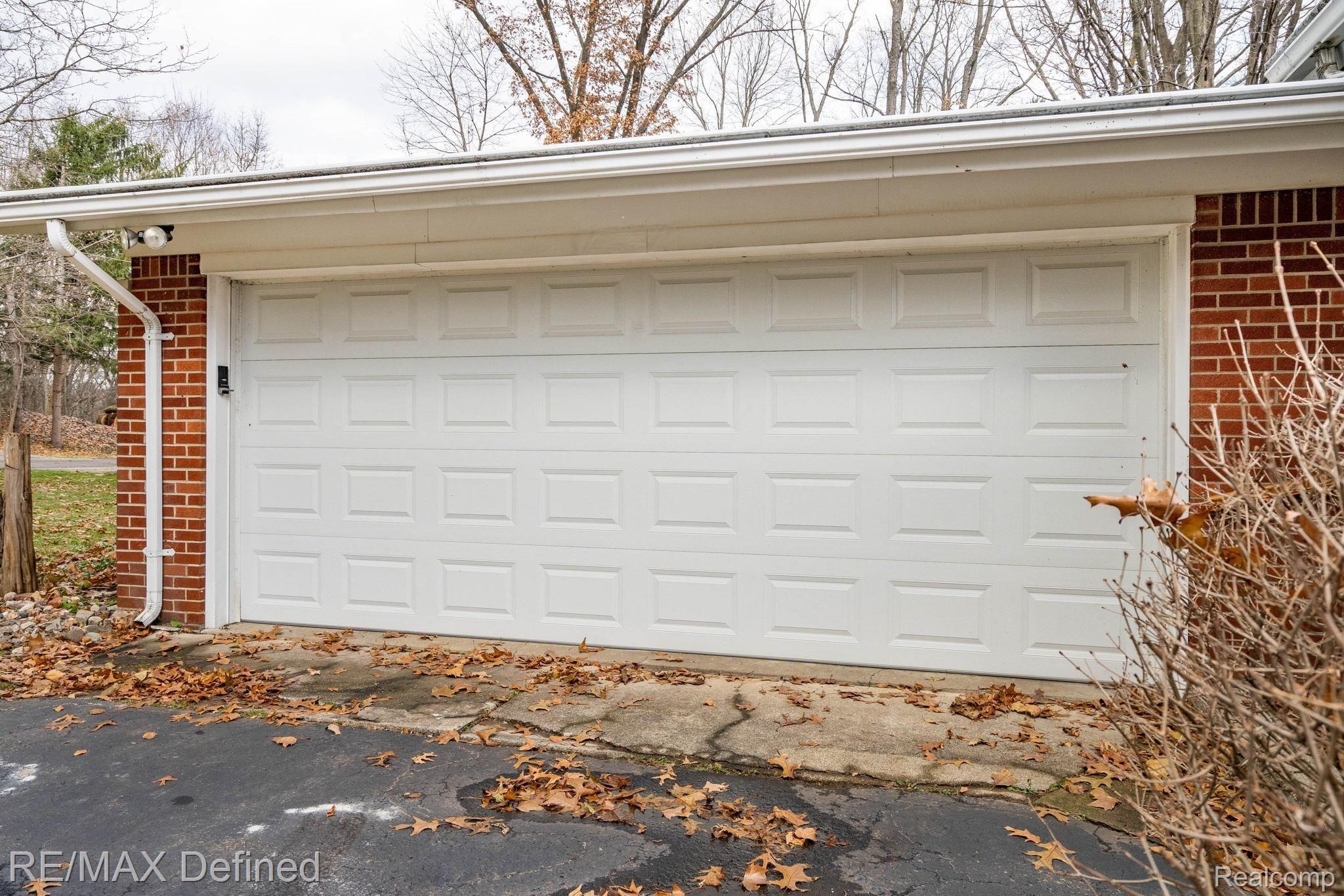 6045 Ronnoco Road Rochester, MI 48306 - Photo 4 of 40 4-web-or-mls-6045-Ronnoco-Rd-4.jpg
