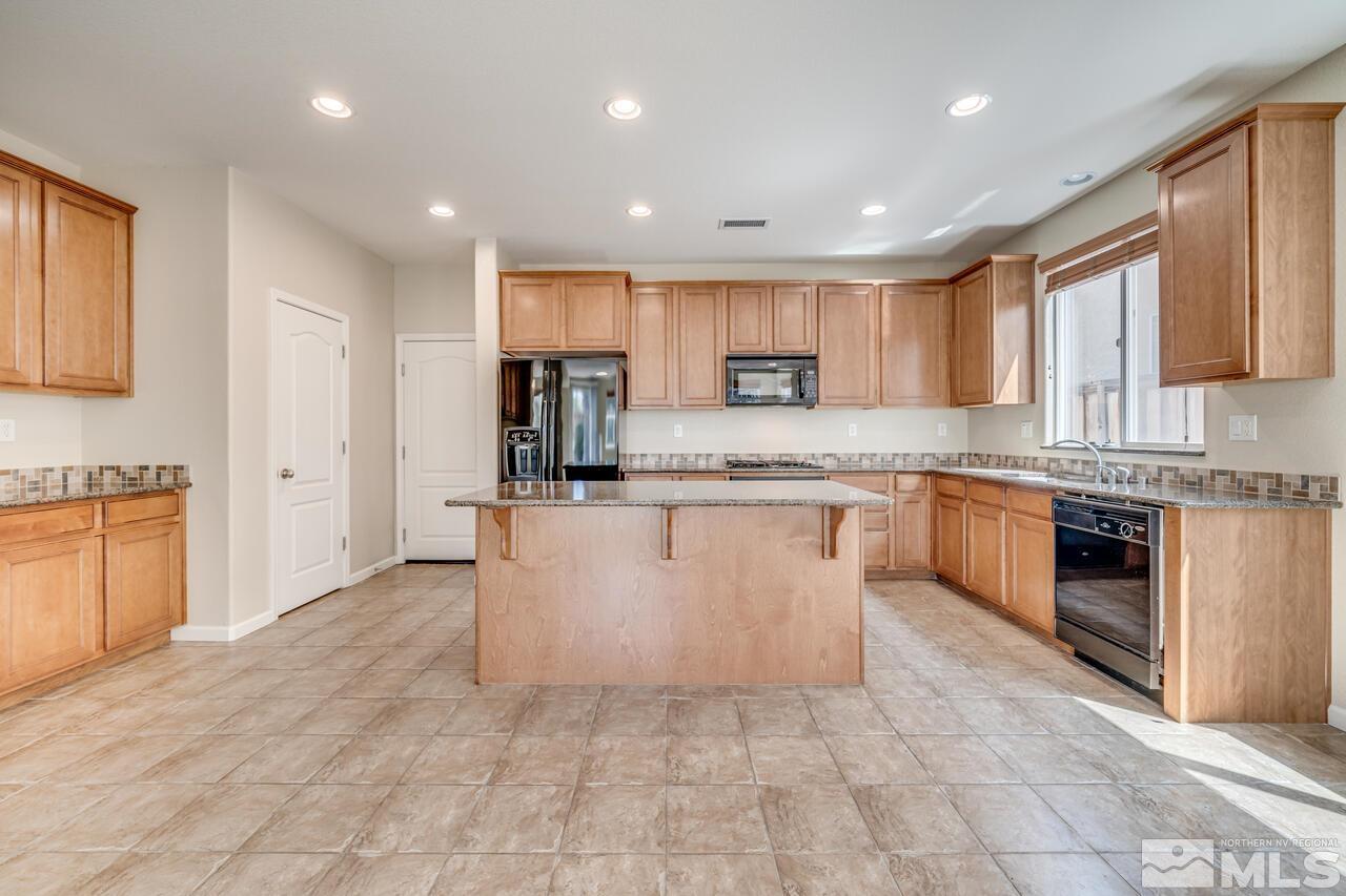 550 Terracina Way Reno, NV 89521 - Photo 9 of 30 Photo 9