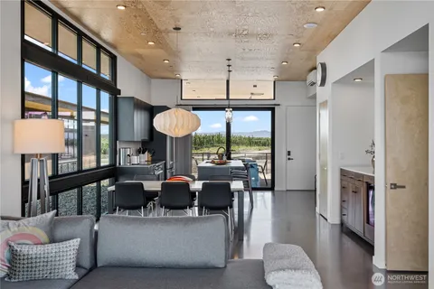 $995,000 | 207 Vista Pt Drive Northwest, Quincy, WA 98848