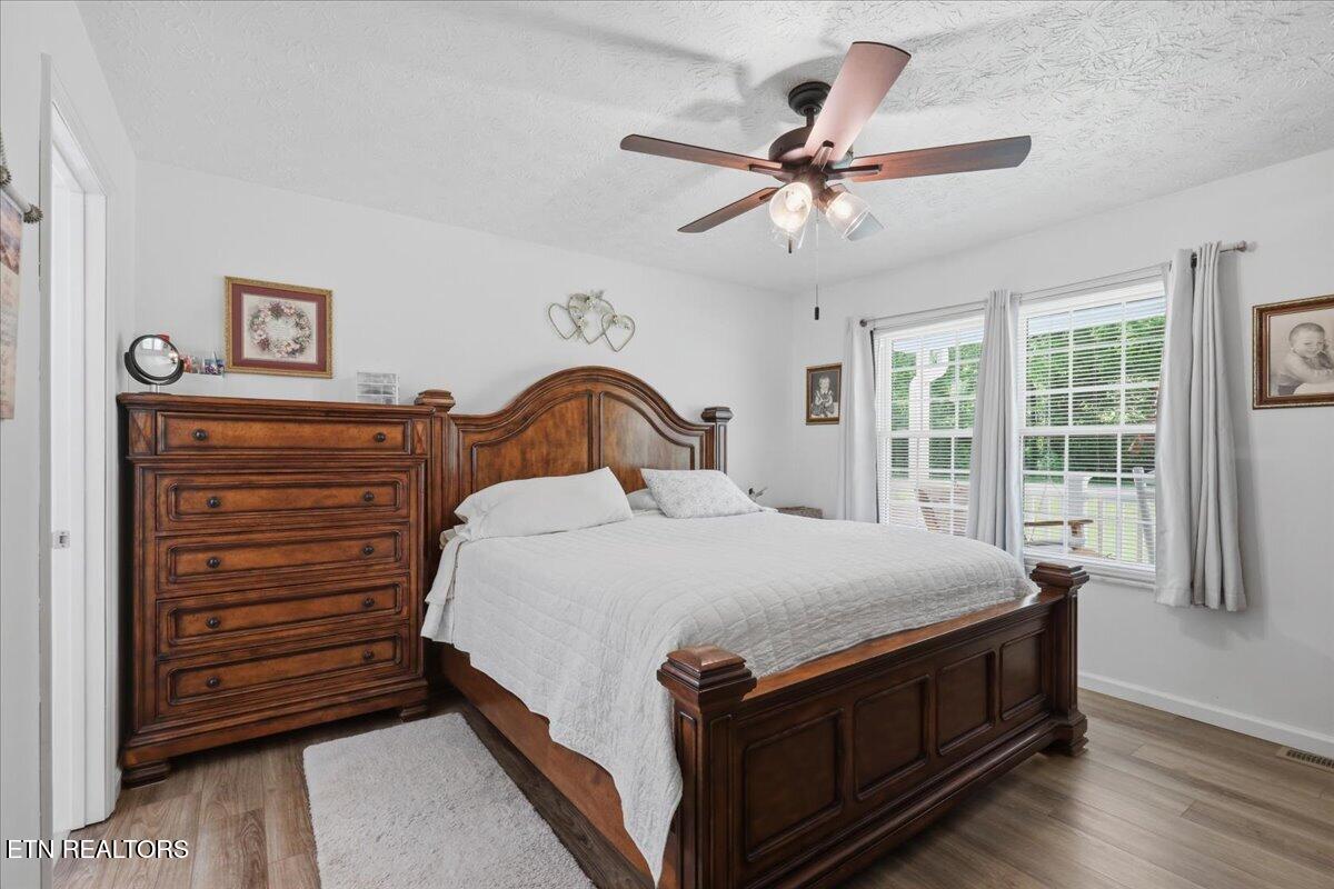 2042 Dutch Valley Road Clinton, TN 37716 - Photo 13 of 26 14-019_1I2A3280