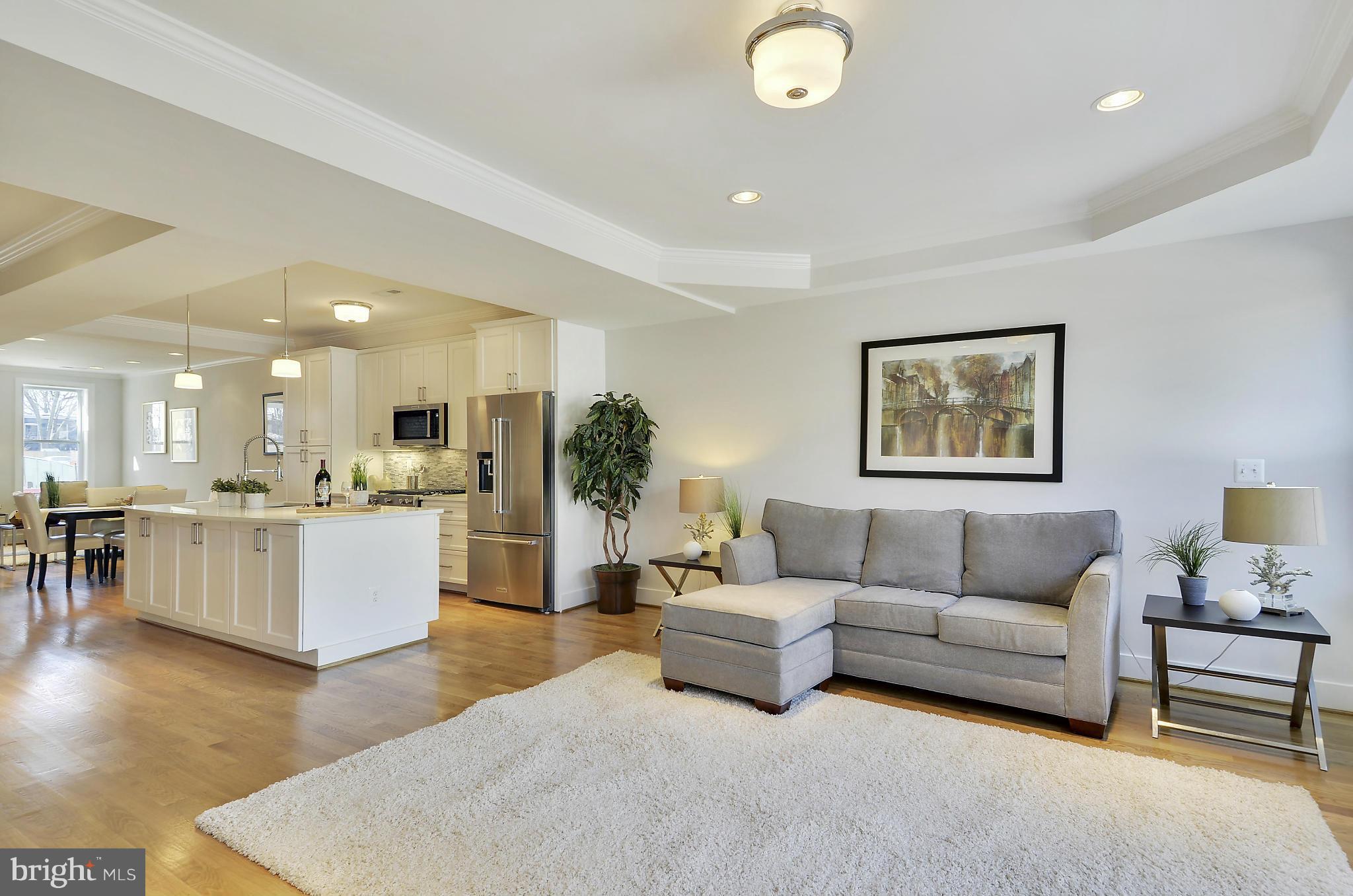 1350 K Street Southeast Washington, DC 20003 - Photo 10 of 28 a living room with furniture and kitchen view