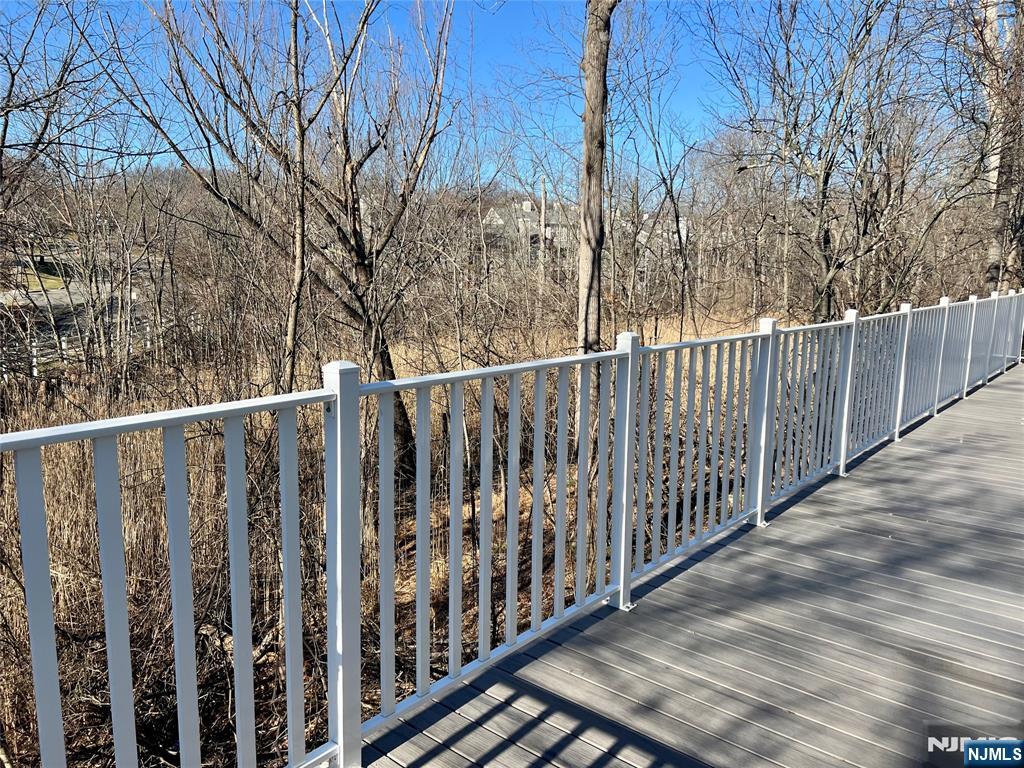 1023 Castle Road Mahwah, NJ 07430 - Photo 4 of 15