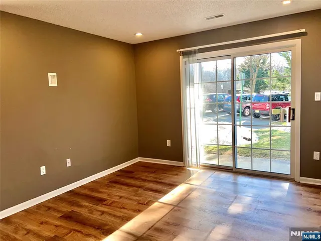 $2,550 | 1023 Castle Road, Mahwah, NJ 07430