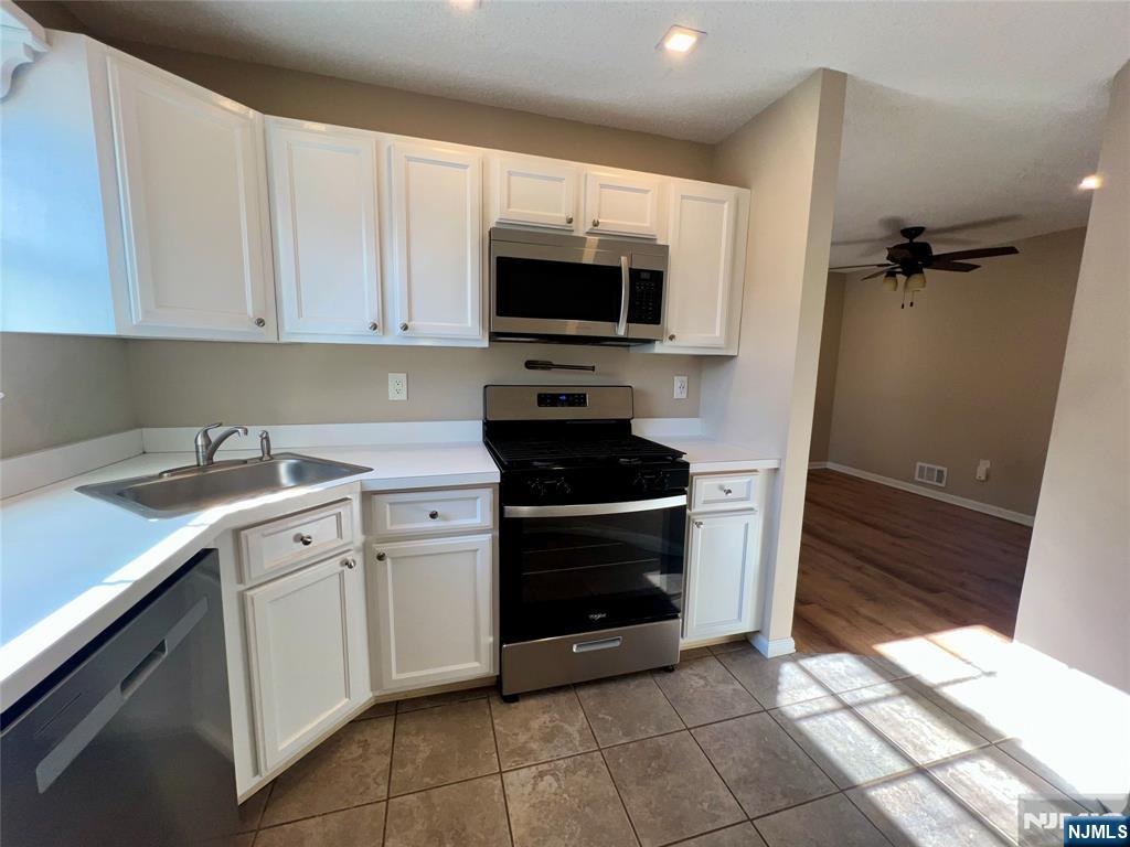 1023 Castle Road Mahwah, NJ 07430 - Photo 9 of 15