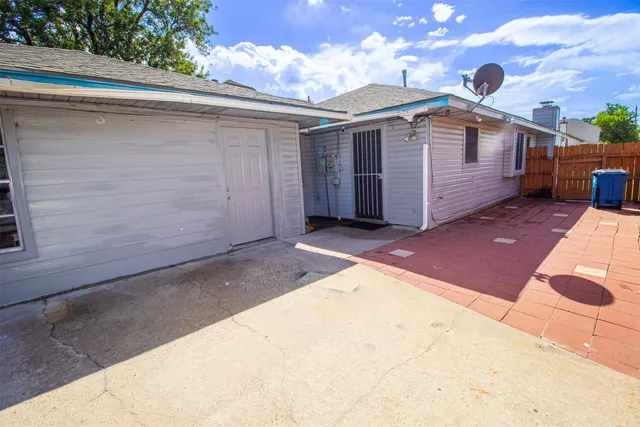 $1,850 | 918 Littleport Lane, Channelview, TX 77530