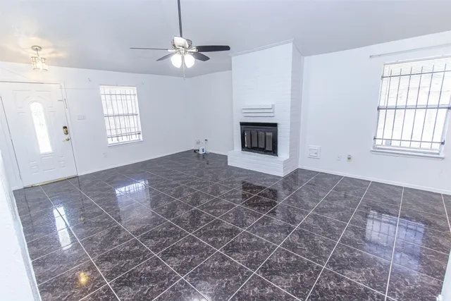 $1,850 | 918 Littleport Lane, Channelview, TX 77530