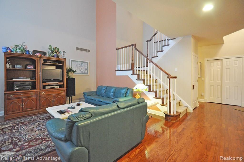 49648 Timber Trail Novi, MI 48374 - Photo 16 of 32 16_LivingRoom_1-2.jpg