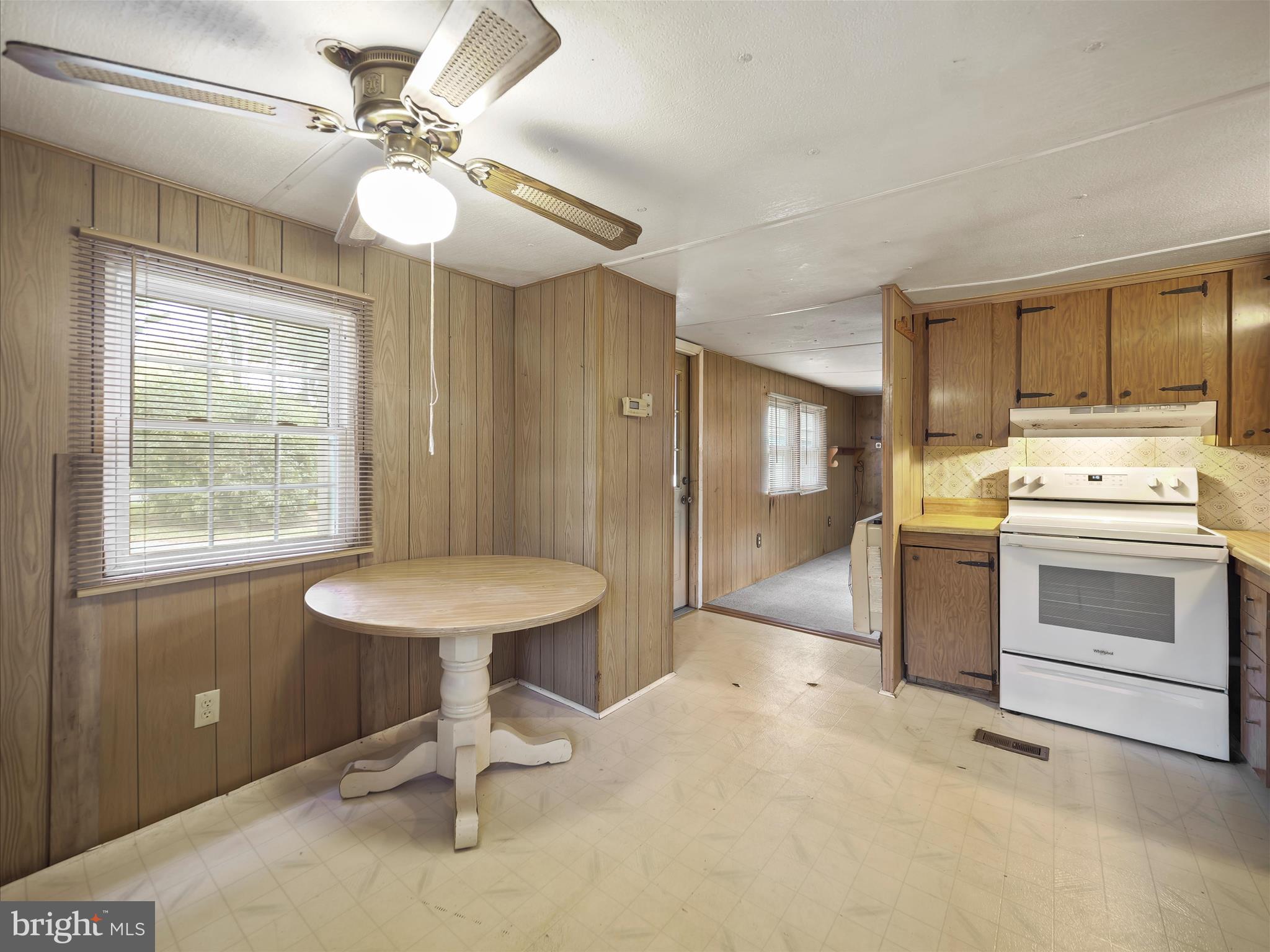 1284 State Line Road Waynesboro, PA 17268 - Photo 12 of 31 Kitchen