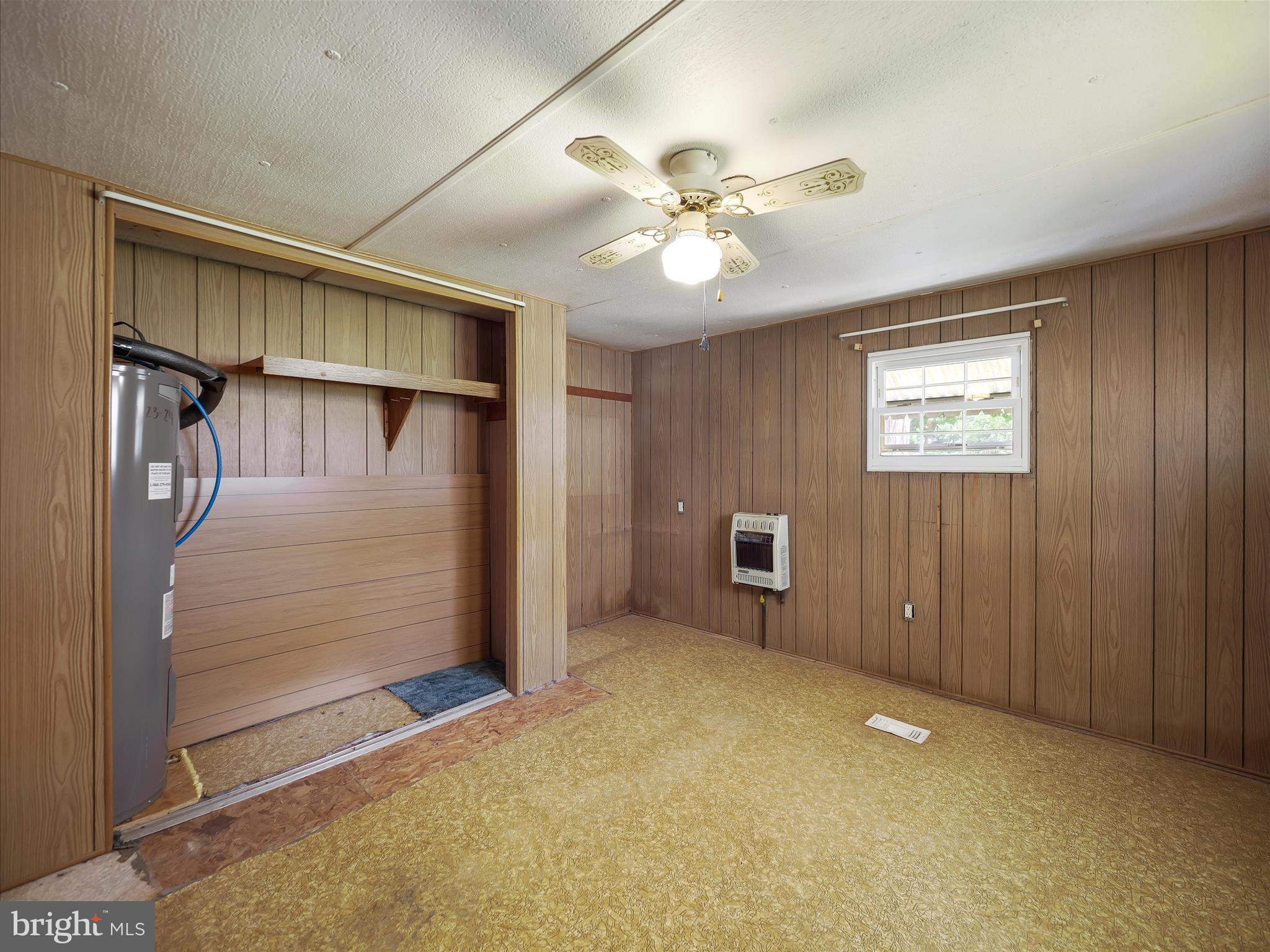 1284 State Line Road Waynesboro, PA 17268 - Photo 20 of 31 Bedroom 2